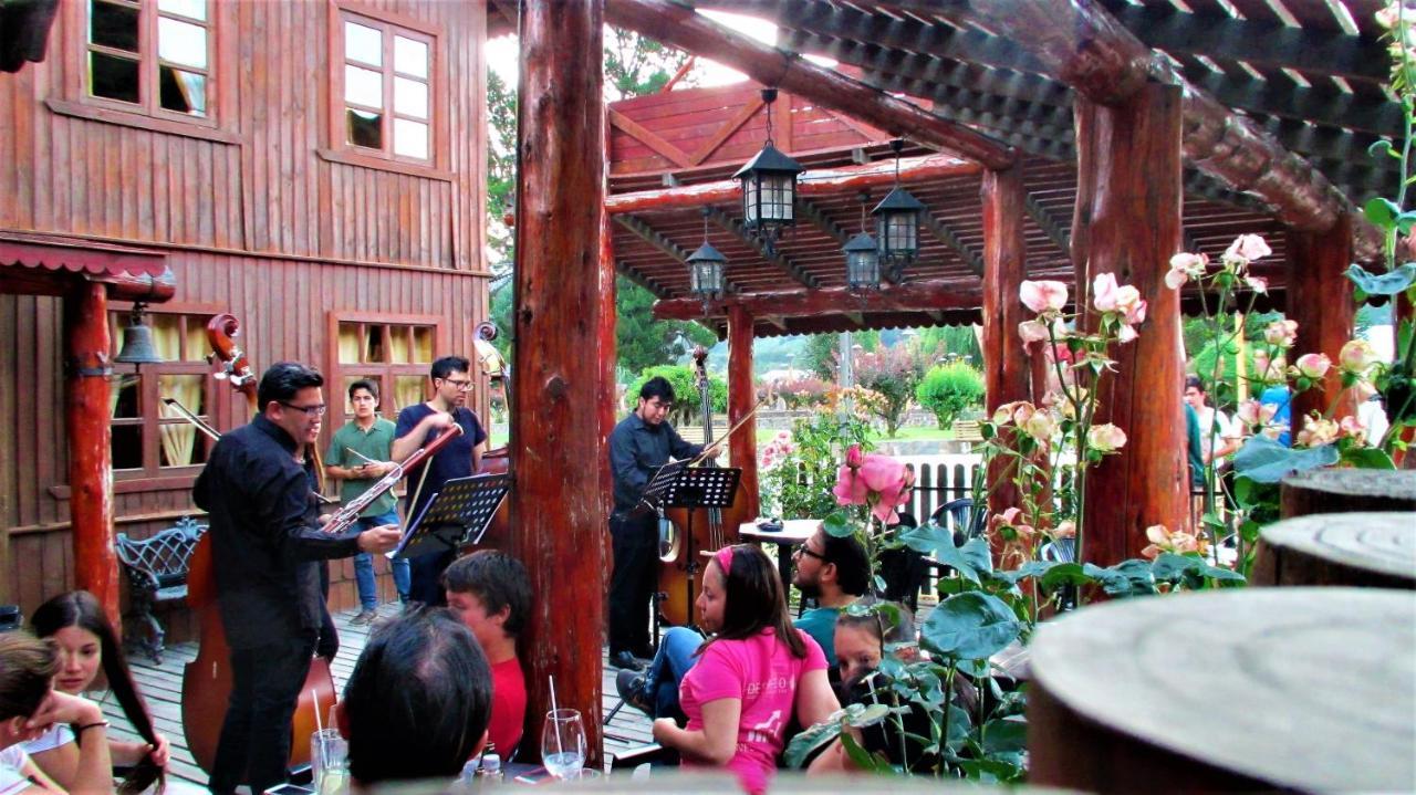 Hotel Antigua Casona Patagonia Futaleufu Ngoại thất bức ảnh